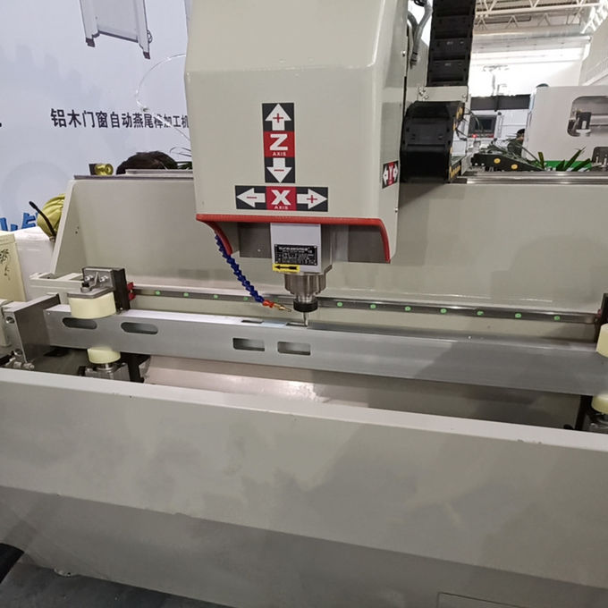 8000R/MIN ALUMINIUM DOOR MAKING MACHINE 3 AXIS ALUMINUM WINDOW MACHINERY 2