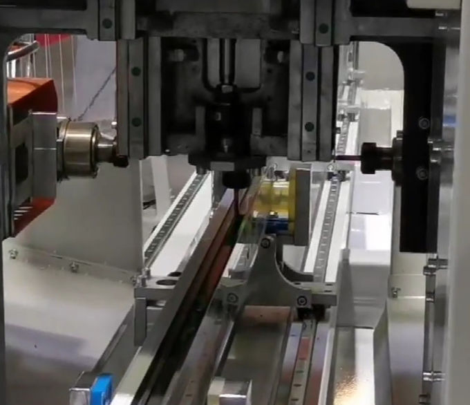 4 AXIS CNC ALUMINUM WINDOW DOOR MACHINE SINGLE HEAD MACHINING CENTER 2