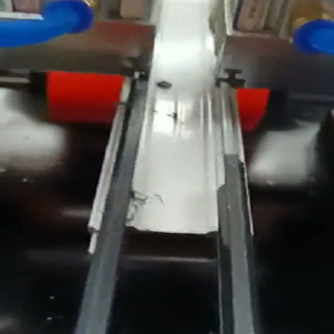 WEARING STRIP MACHINE CNC KNURLING AND STRIPINGMACHINE CNC ALUMINUM WINDOW MACHINE FOR ALUMINUM PROFILES 1